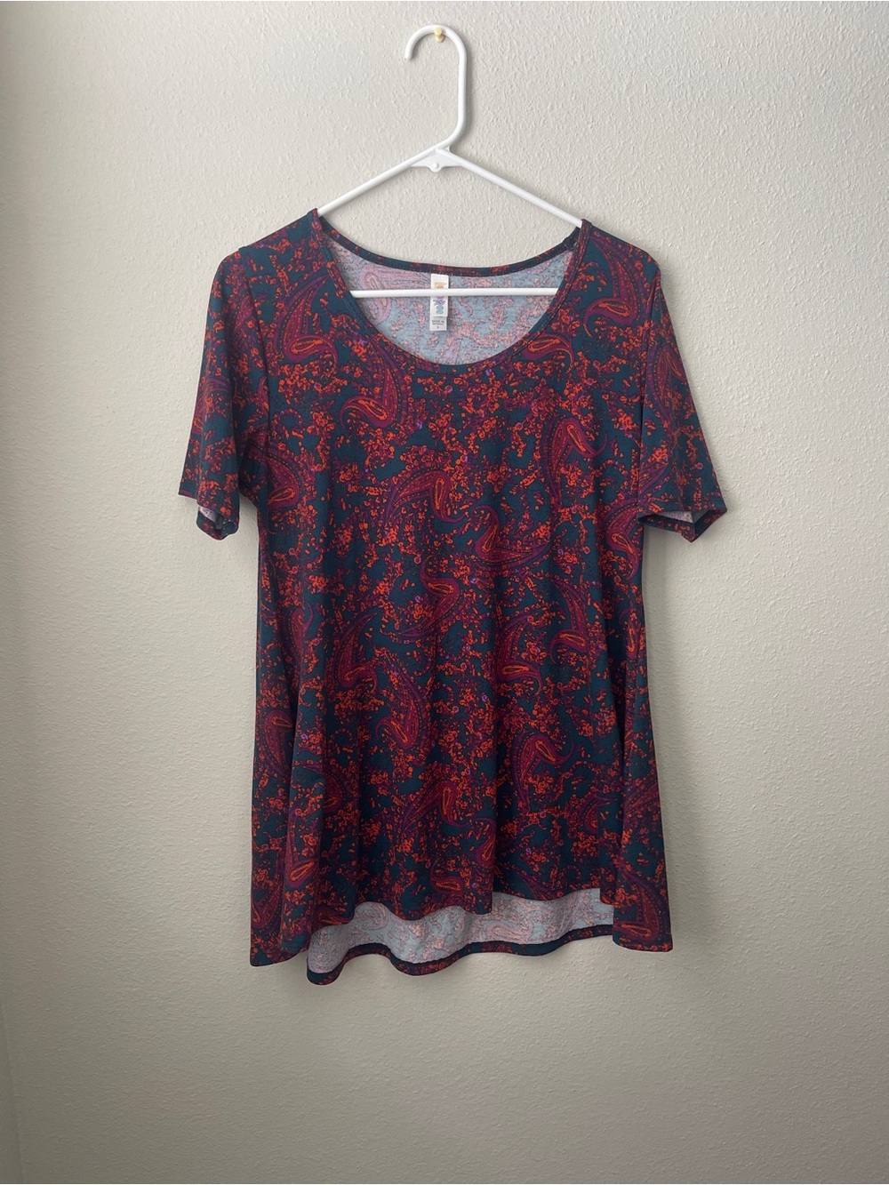 LuLaRoe Short Sleeve Scoop Neck Paisley Top - Navy, Burgundy & Red